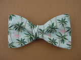 Palm tree and flamingo. pattern. Hawaiian bow tie.