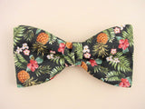 Hawaiian bow tie for men. 
