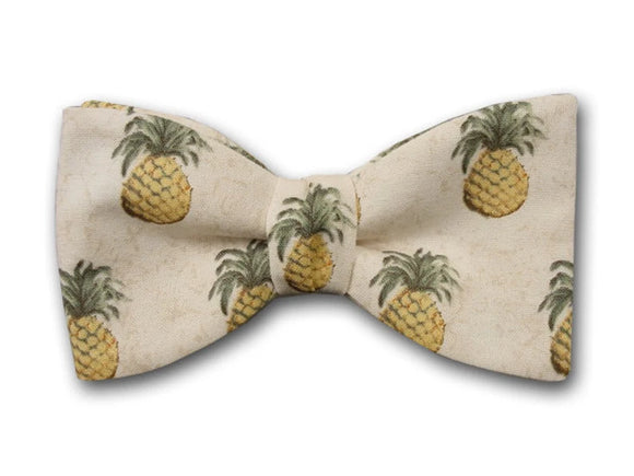 Pineapple boys bow tie in yellow and beige.